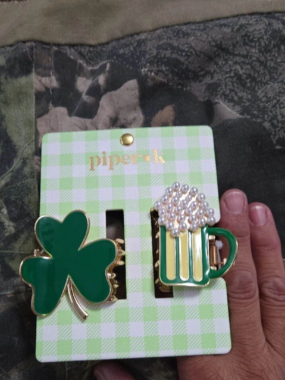 Piper K Green Shamrock & Pearl-Topped Beer Mug Hair Clips
